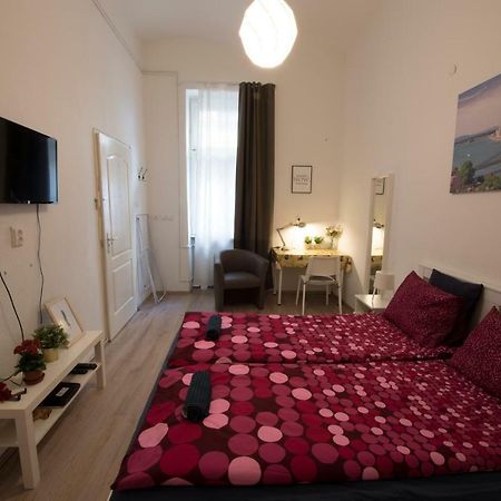 No. 11 Apartment With 2 Bathrooms Next To Railway Station بودابست المظهر الخارجي الصورة