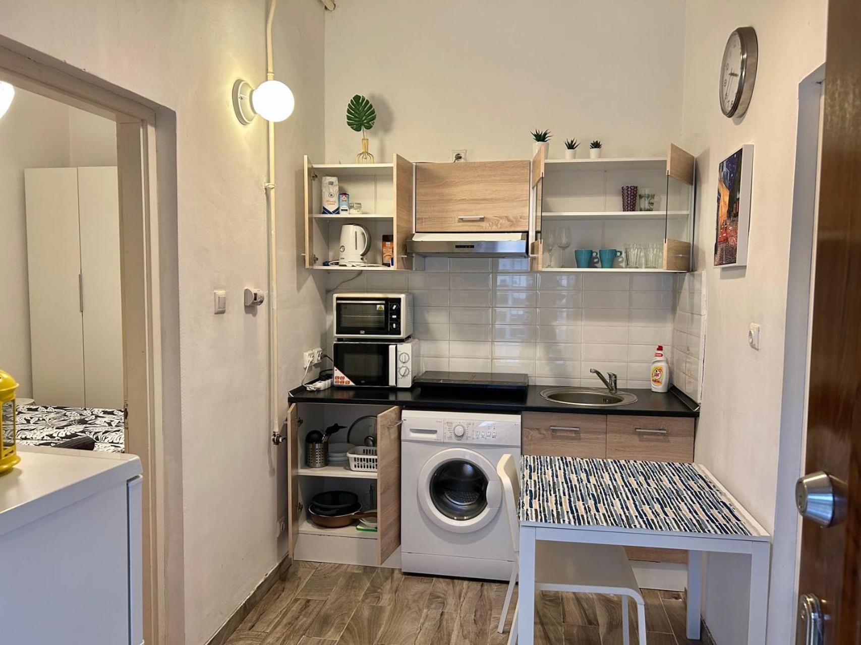 No. 11 Apartment With 2 Bathrooms Next To Railway Station بودابست المظهر الخارجي الصورة