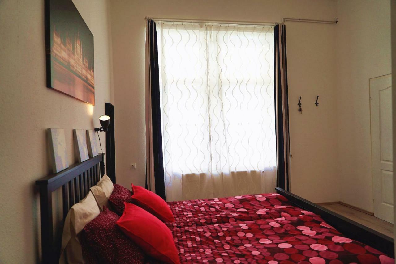 No. 11 Apartment With 2 Bathrooms Next To Railway Station بودابست المظهر الخارجي الصورة