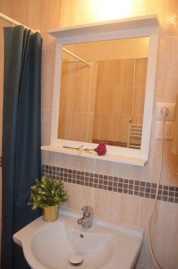 No. 11 Apartment With 2 Bathrooms Next To Railway Station بودابست المظهر الخارجي الصورة