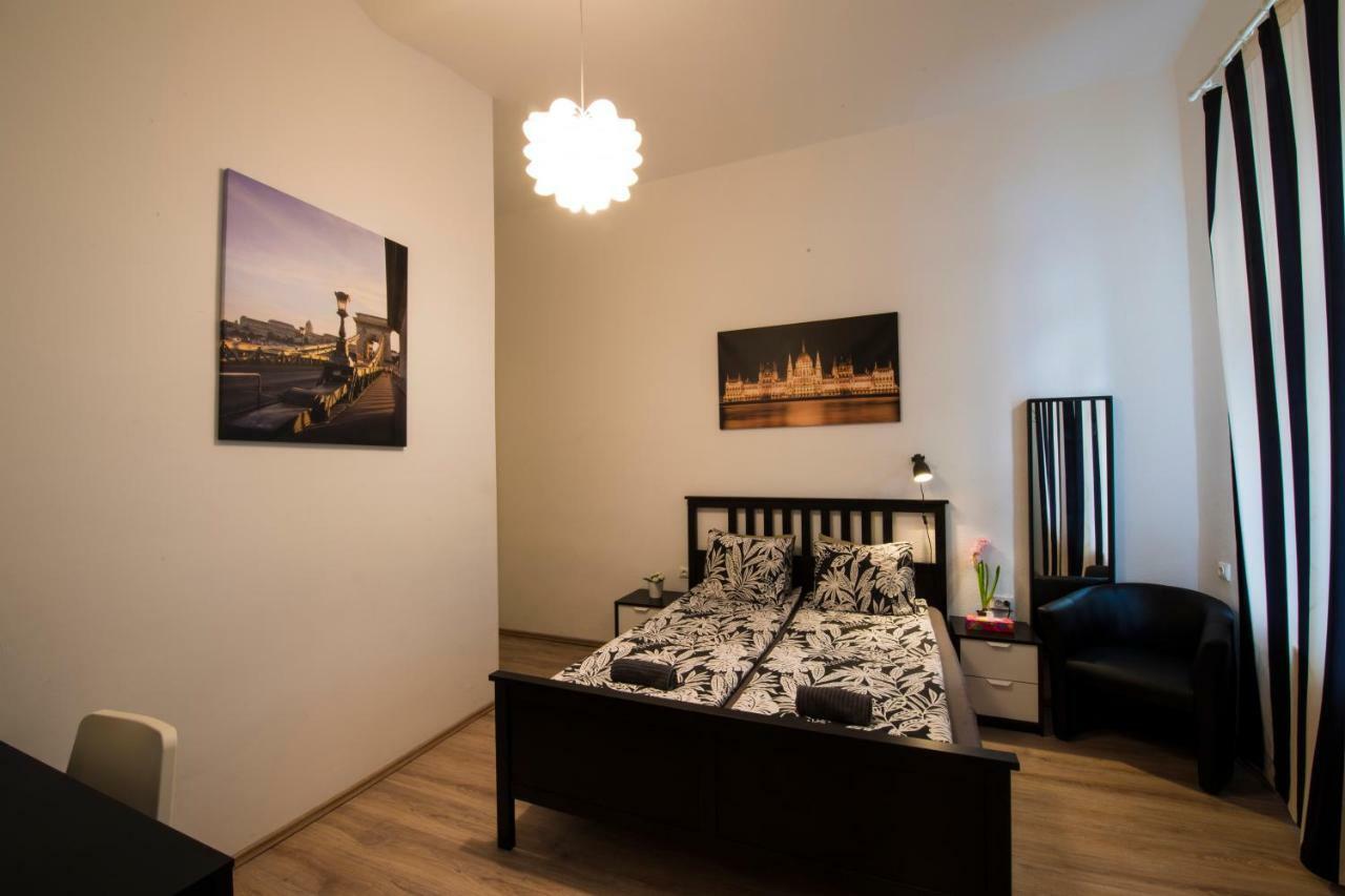 No. 11 Apartment With 2 Bathrooms Next To Railway Station بودابست المظهر الخارجي الصورة
